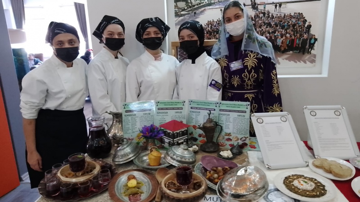 Bolu Osmanlı Mutfağı Yemek Yarışmasında 1 Altın 3 Gümüş Kazandık
