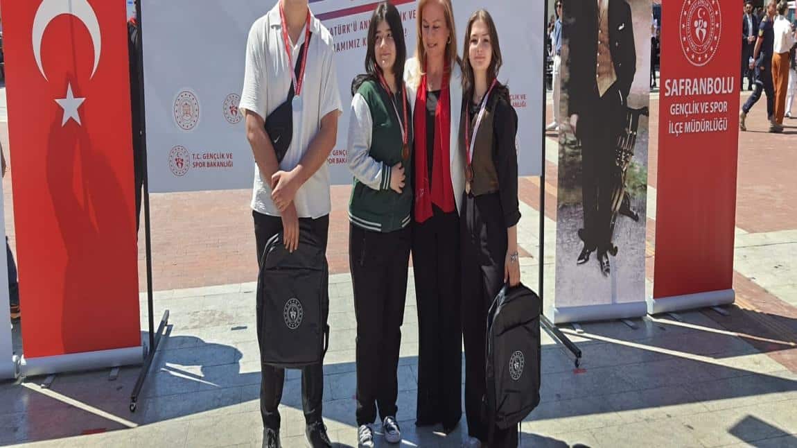 19 Mayıs Atatürk'ü Anma Gençlik ve Spor Bayramı Şiir Yarışması İlçe 3.sü olduk